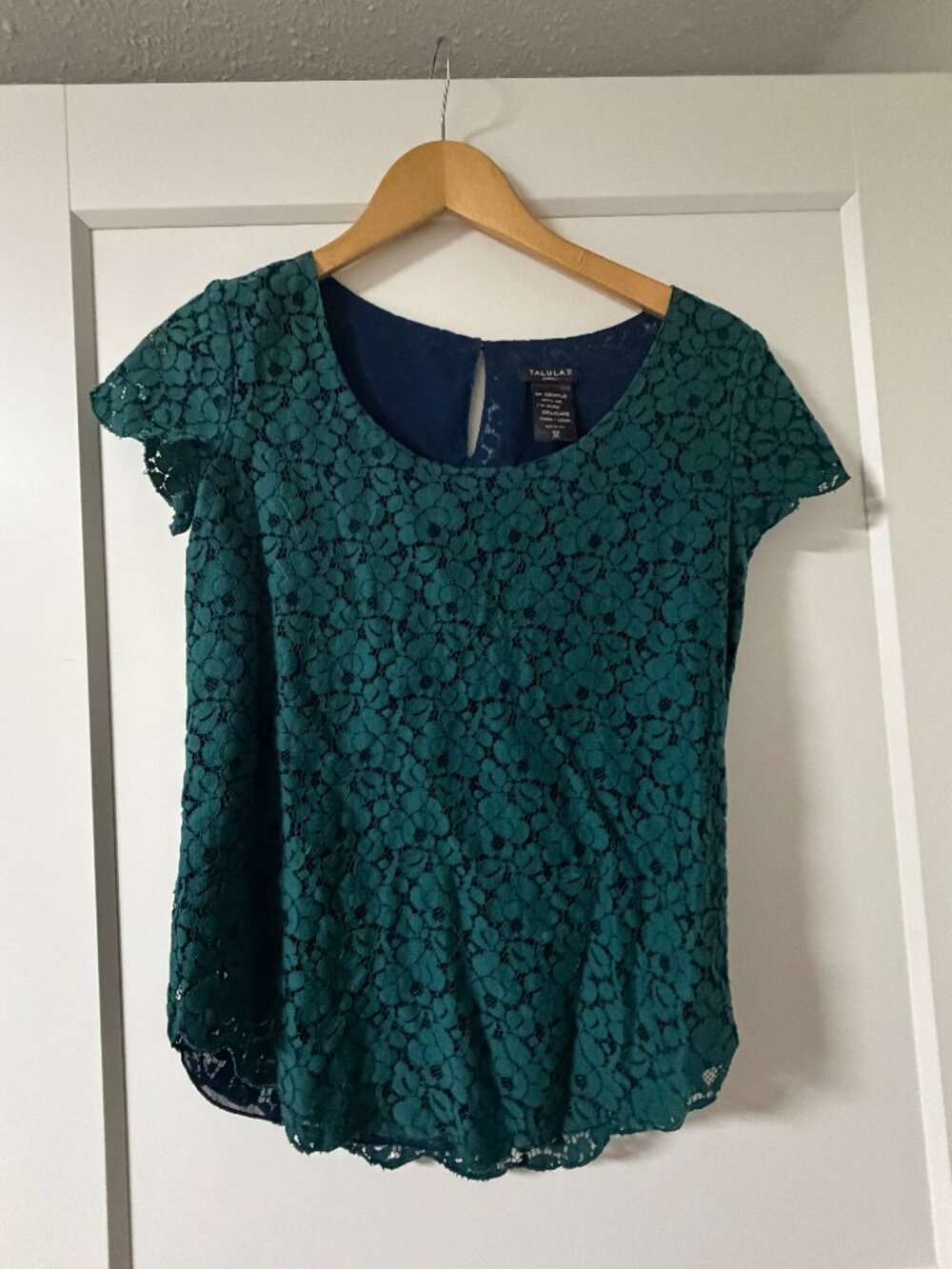 Aritzia Talulah Green Lace top